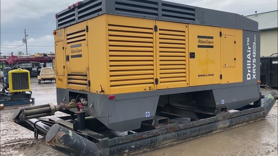 Sperimenta una portabilità e prestazioni senza pari con il nostro compressore portatile XRVS1350 per la compressione dell'aria